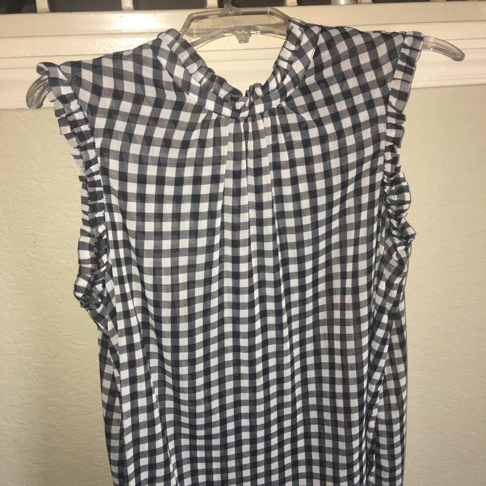 Short sleeve top